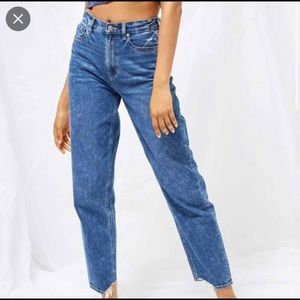 American Eagle Relaxed Mom Jeans Size 00 (fits like a size 2) Regular Length